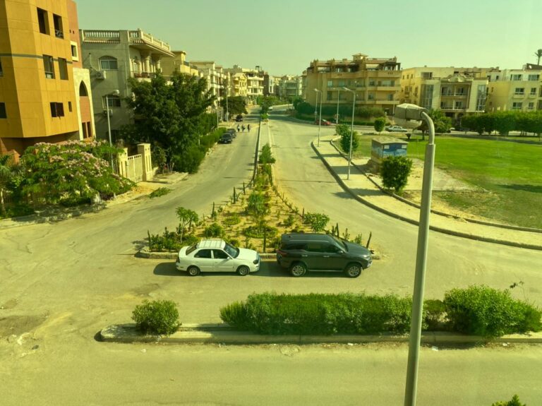 التجمع الخامس, الحي الثاني, المنطقة الاولي خلف شارع التسعين الجنوبي مباشرة